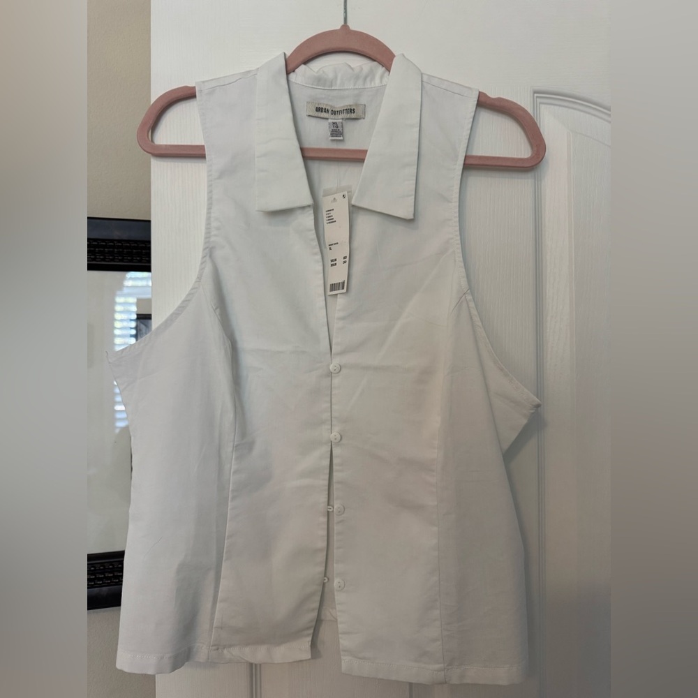 White Vest Top. Size XL. NWT.